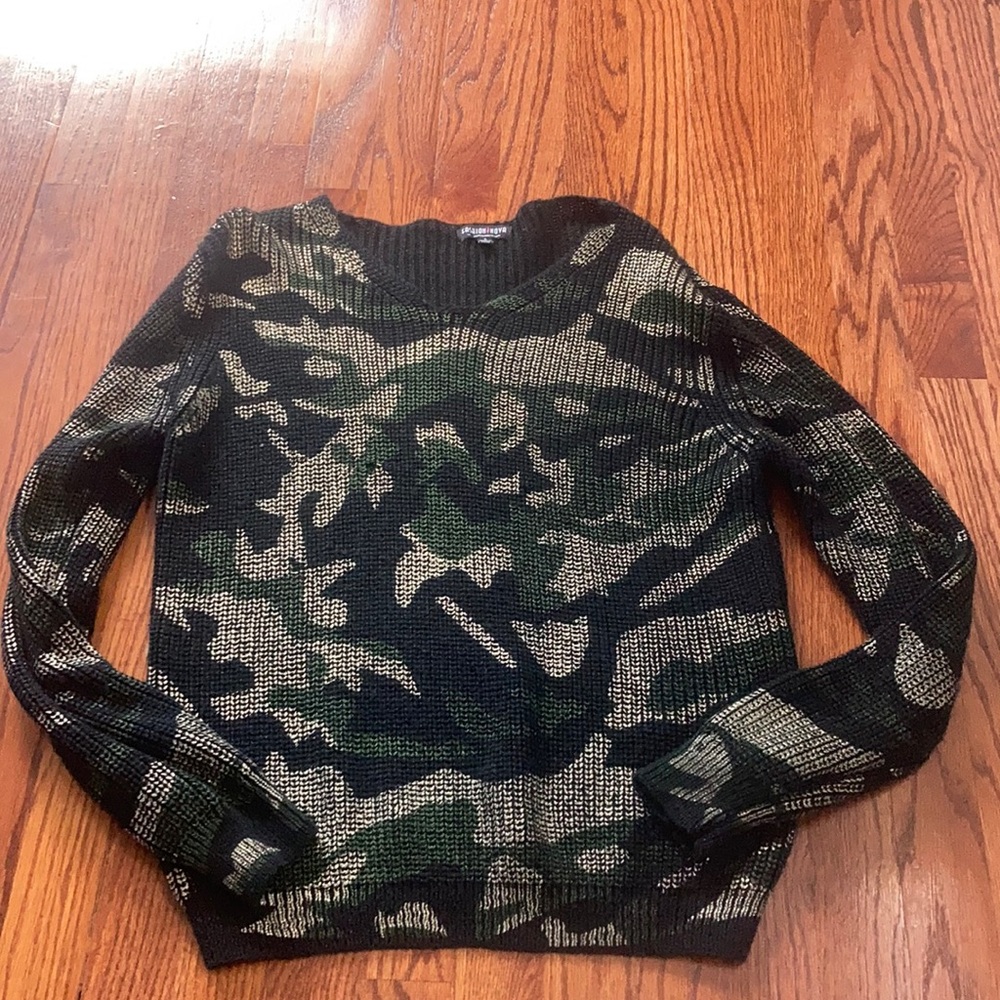 Fashionnova Camo sweater size Small S oversized